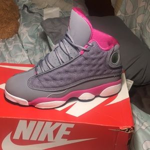 Girls Jordan’s 13 Retros Cool Grey/Fusion Pink